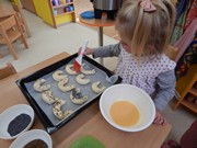 Pečeme ve školce - od zrníčka po rohlík